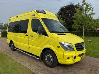 MERCEDES-BENZ SPRINTER 319 CDi Ambulance Ziekenauto