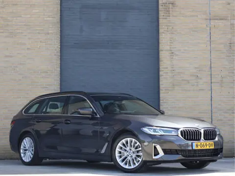 BMW 5 Serie Touring 530e xDrive Luxury Line Comfortstoelen | Laser Light | Org. NL | Memory | Cam
