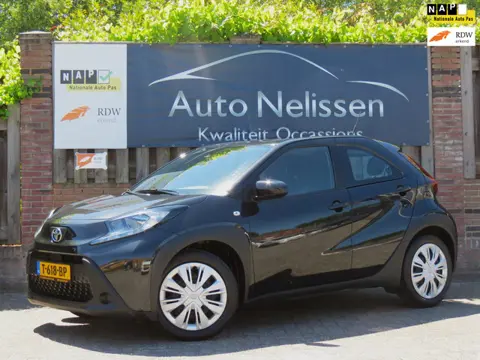 Toyota Aygo X 1.0 VVT-i MT Play 1e EIGENAAR | ORIGINEEL NEDERLANDS | ACHTERUITRIJCAMERA | ADAPTIVE C