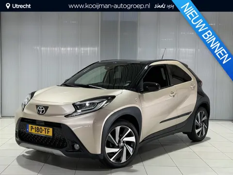 Toyota Aygo X 1.0 VVT-i S-CVT Envy | Automaat | Parkeersensoren achter | Trekhaak |