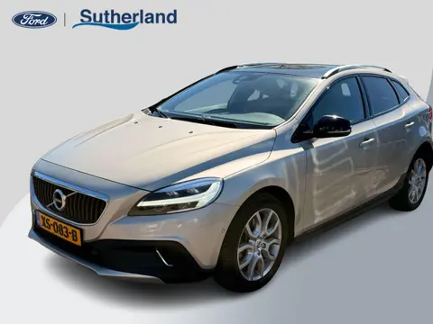 Volvo V40 Cross Country 1.5 T3 Polar+ Luxury | 150pk | Leder interieur | Panoramadak | Navigatie | S