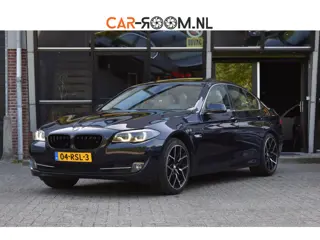 BMW 5-serie 528i High Executive Pano HUD NAP Trekhaak Cruise Leder