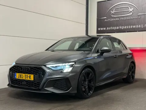 Audi A3 Sportback 35 TFSI 3X S-Line Edition Pano, ACC, Apple Carplay, Sfeerverlichting. LED, 18", Ke