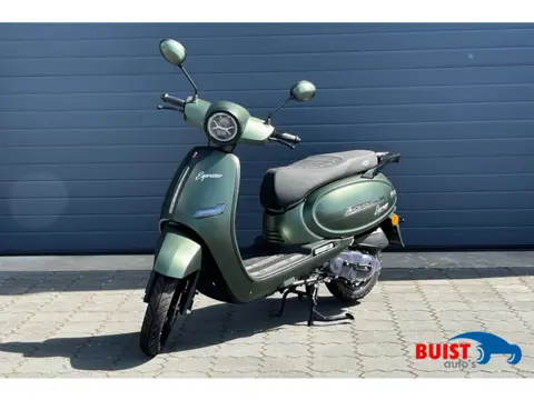 GTS Snorscooter Espresso NIEUWE SCOOTER! LEAF GREEN!