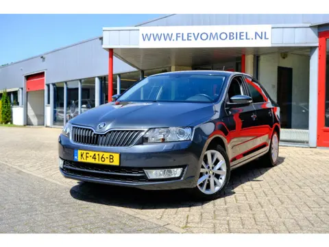 Skoda Rapid 1.2 TSI Greentech JOY Aut. Xenon|Navi|Clima|CarPlay|LMV