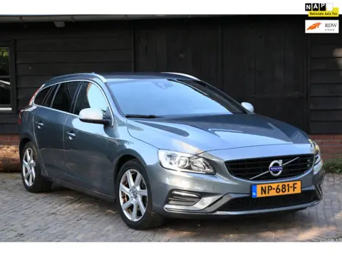 Volvo V60 2.0 D2 Nordic+ R design/Xenon/Camera/Stoelverwarming/Parkeersensor