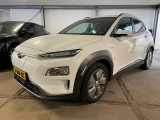 Hyundai KONA EV Fashion 64 kWh | Half leder | head ups display | achteruitrijcamera