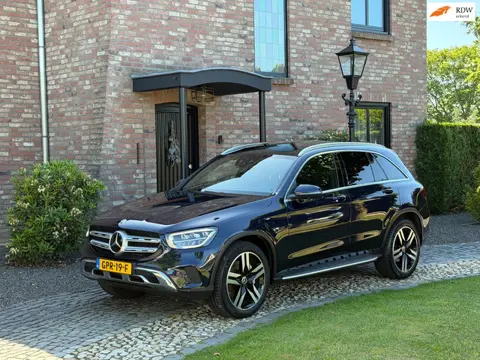 Mercedes-Benz GLC-klasse 300e 4MATIC AMG Panodak Luchtvering Burmester HUD