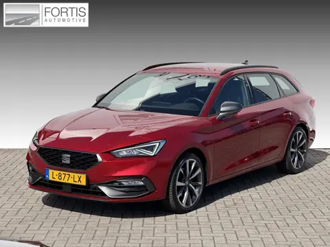 SEAT Leon Sportstourer 1.5 TSI FR Business Intense NL-AUTO | TREKHAAK | CARPLAY