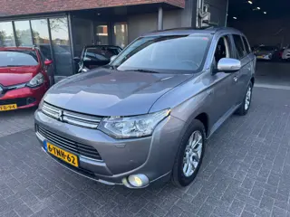 Mitsubishi Outlander 2.0 PHEV Instyle+ XENON DAK LEDER CRUISE VOL ORIG NL NAP