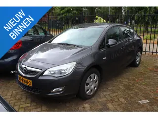 Opel Astra 1.4 VERSNELLINGSBAK VAST, DEFECT!