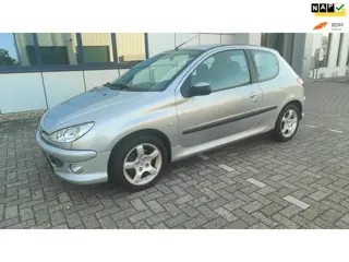 Peugeot 206 2.0-16V GTI