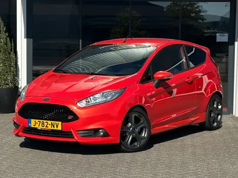 Ford Fiesta 1.6 ST2 / Nieuwe Distributie / Dealer onderhouden
