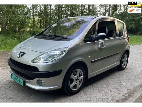 Peugeot 1007 1.6-16V Sesam Gentry
