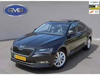 Skoda Superb 1.5 TSI ACT Style Business, LET OP: 18000 km! Origineel NL auto met nap, panoramadak, l