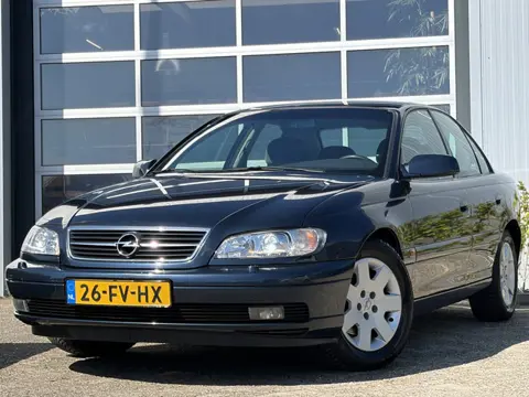 Opel Omega 2.2i-16V Elegance 145pk | Origineel Nederlands | Automaat | Xenon koplampen | Cruise cont
