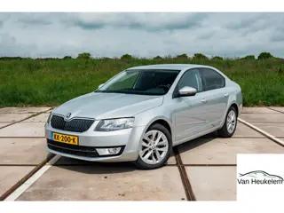 Skoda Octavia 1.0 TSI DSG Greentech Ambition Business | CLIMA | CRUISE | SUNSET