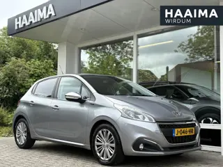 Peugeot 208 1.2 82pk Signature | Weinig kilometers | Navigatie | Cruise Control | Parkeersensoren | 