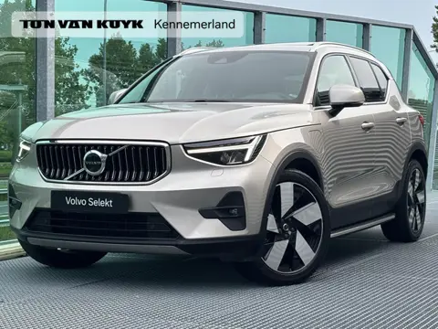 Volvo XC40 1.5 T4 Plug-in hybrid Ultimate Bright / Pano. dak / Elek. verstelbare stoelen / Stuur+stu