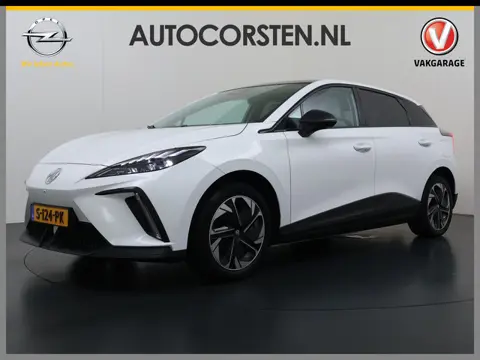 MG Mg4 electric Luxury Long Range 64kWh SOH 93% Warmtepomp Zwart Dak Trekhaak 360°Camera Navi Ecc Ad