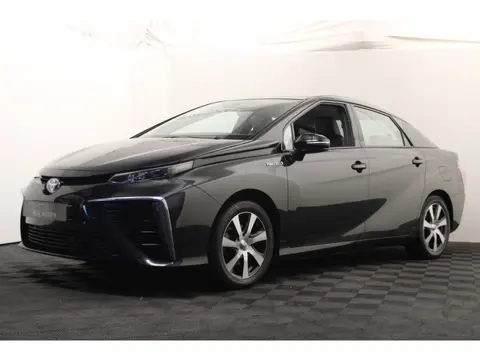 Toyota Mirai Dynamic (bj 2021, automaat)