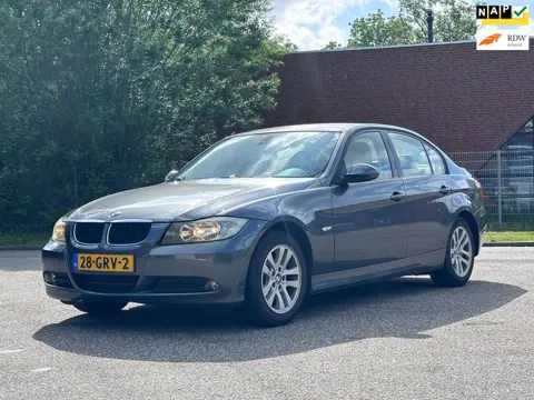 BMW 3-serie 316i Executive Cruise*Clima*Trekhaak*NAP*LM velgen*Dealer onderhouden*