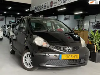 Toyota Aygo 1.0-12V/ 5drs/ dealeronderhouden/ 1jaar apk/ airco/ EL-ramen/ zeer nette auto.
