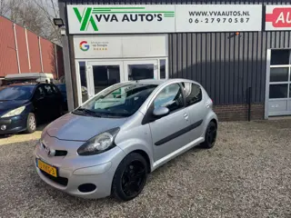 Toyota Aygo 1.0 AUTOMAAT airco, elektr ramen, trekhaak, APK 07-2026!