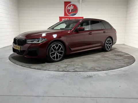 BMW 5 Serie Touring 530e xDrive High Executive M Sport, Softclose, Luchtvering, Laser, Pano, 19 inch