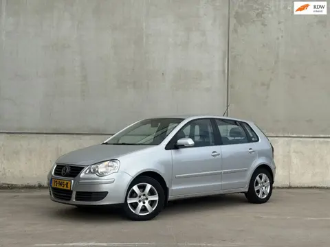 Volkswagen Polo 1.4-16V Sportline 5deurs Airco Nieuwe APK