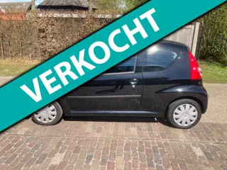 Peugeot 107 1.0-12V XS Airco, centrale vergrendeling, elektrische ramen.