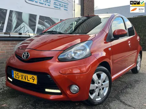 Toyota Aygo 1.0 VVT-i Dynamic Orange|Airco|5-drs|Nw Koppeling|