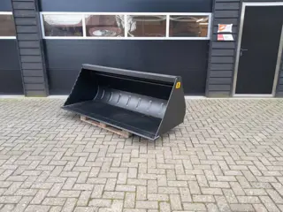 Manitou Grondbak 220cm breed NIEUW (bj 2026)