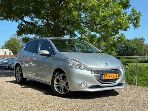 Peugeot 208 1.4 VTi Griffe | Leder + Cruise + Clima nu € 4.975,-!!!
