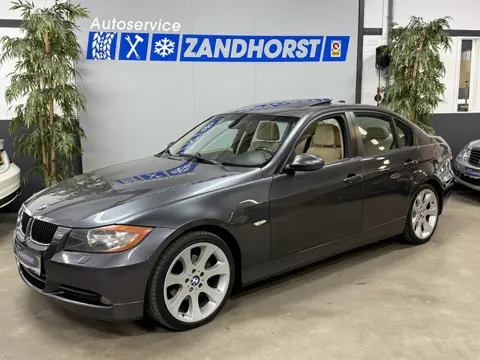 BMW 3-serie 325i Dynamic Executive // Autom. // Leer // Cruise // 17 inch