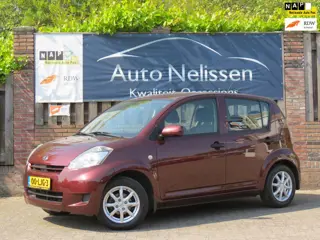 Daihatsu Sirion 2 1.0-12V Exclusive | AIRCO | LICHTMETALEN VELGEN | TREKHAAK | CV OP AFSTAND |