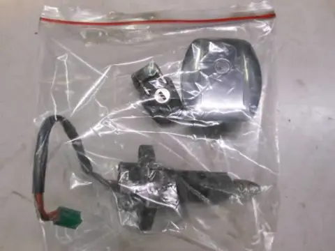 Suzuki GS750T Slotenset met kontaktslot en tankslot 37100-49201