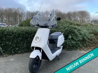 NIU N1S Sport 45km Electrisch Windscherm BETAAL met in3