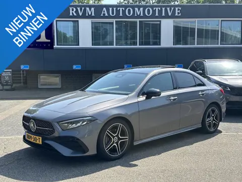 Mercedes-Benz A-klasse 200 AMG Line PANORAMADAK | WIDESCREEN | AMBIENT LIGHT SFEERVERLICHTING | ELEK