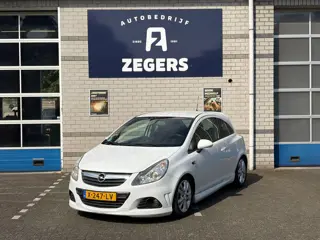 Opel Corsa 1.6-16V T Color Edition OPC