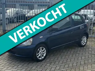 Toyota Yaris 1.3-16V VVT-i YORIN 87PK! NL AUTO NAP! AIRCO l 3e EIGENAAR l TREKHAAK l ELEK PAKKET! GO