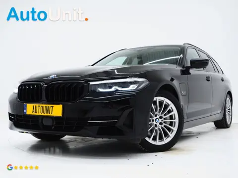 BMW 5 Serie Touring 530e | Leder | Trekhaak | Camera | Adaptive Cruise | Dodehoek | Stoelverwarming 