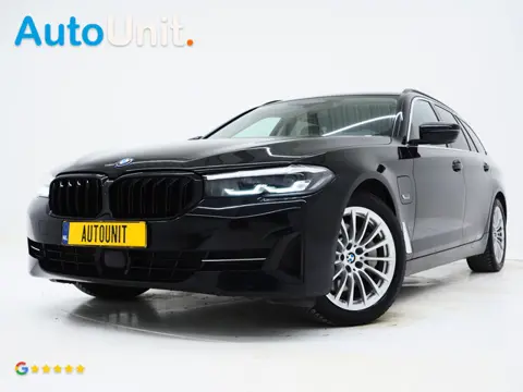 BMW 5 Serie Touring 530e xDrive | Leder | Trekhaak | Camera | Adaptive Cruise | Stoelverwarming | DA
