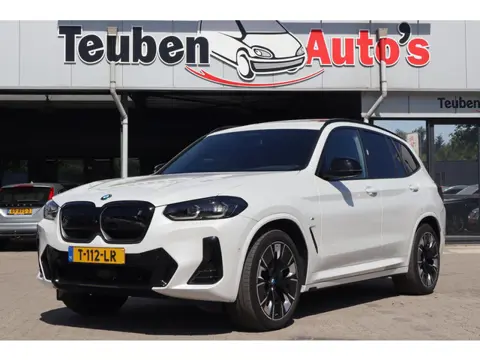BMW iX3 High Executive 80 kWh | SOH 95,7% | Sport Pakket | Head-up display | Trekhaak | 360 Camera |