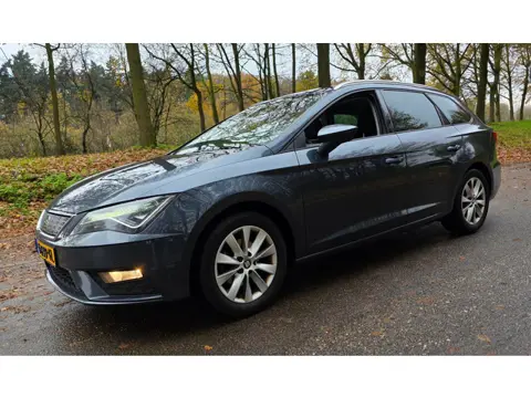 Seat Leon ST 1.0 EcoTSI - EXPORT PRIJS EX BPM - BJ 2019