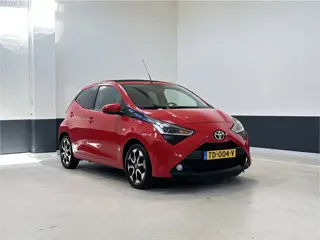 Toyota Aygo 1.0 VVT-i x-first | Cabrio | NL | Apple Carplay Android Auto | Camera | LM velgen |