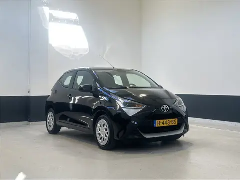 Toyota Aygo 1.0 VVT-i x-play Automaat | NL | 2 Eig | Apple Carplay/ Android auto| Navigatie | Camera