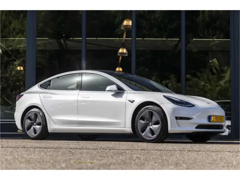 Tesla Model 3 Standard RWD Plus 60 kWh (bj 2020, automaat)