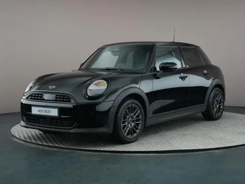 MINI 5-deurs 1.5 Cooper C Blackyard 157 pk Pakket XS | Stoelverwarming | Head-up display |