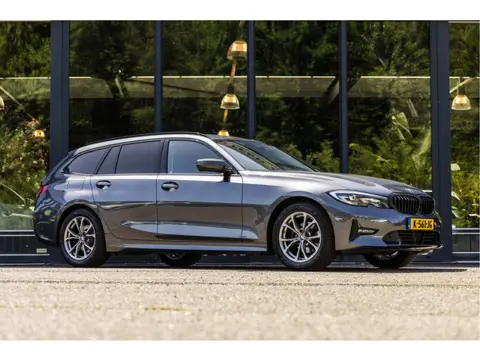 BMW 3 Serie Touring 318i Executive Edition (bj 2021)